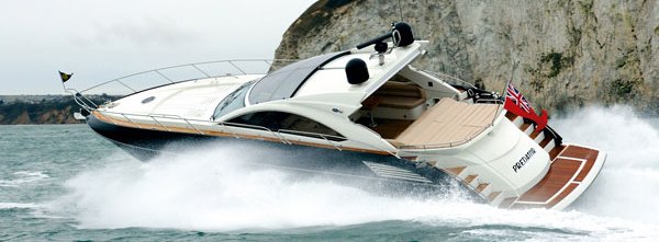 difference between cruiser and motor yacht