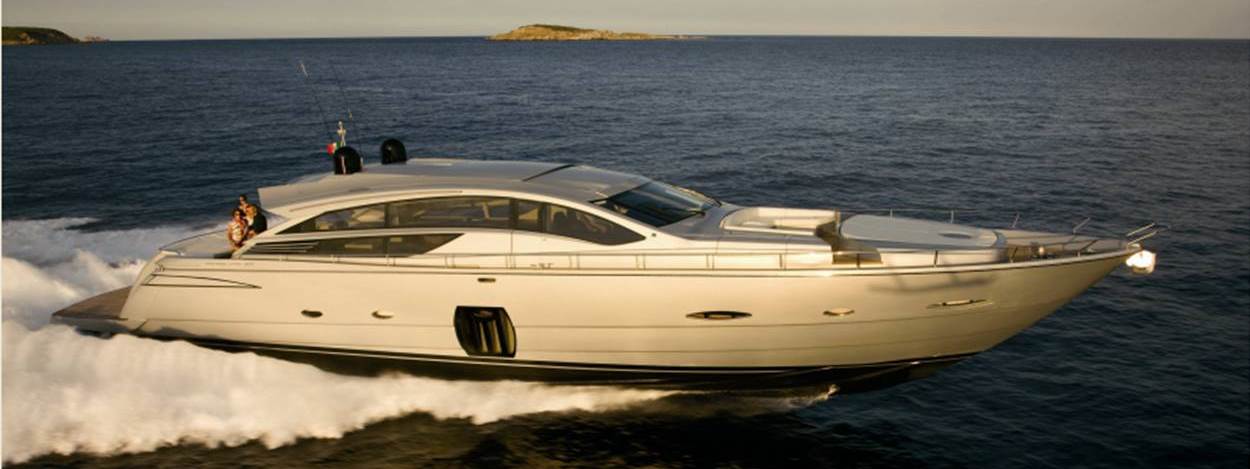 difference between cabin cruiser and yacht